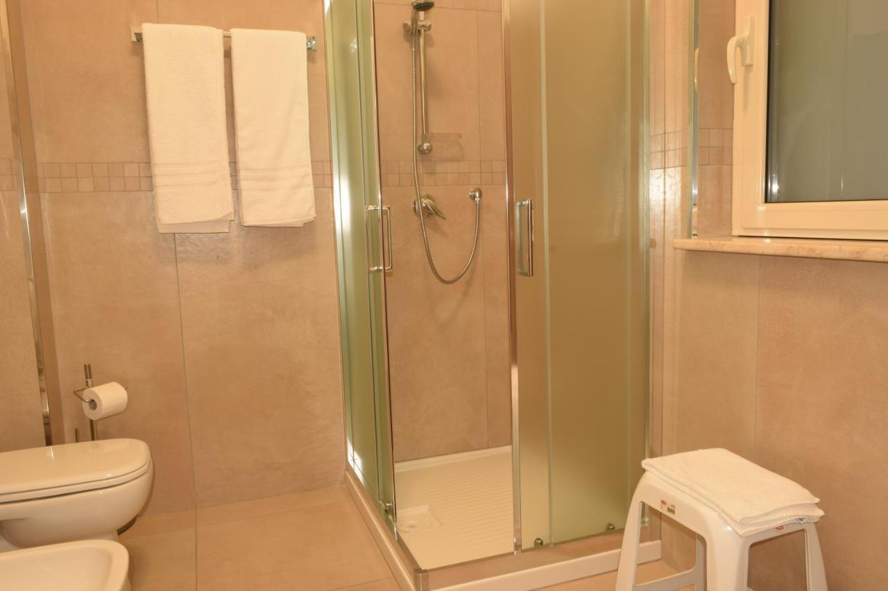 Casa Vacanze Lombardo Santa Teresa Di Riva Luaran gambar