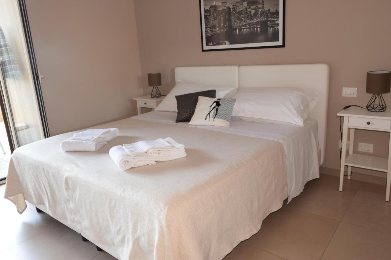 Casa Vacanze Lombardo Santa Teresa Di Riva Luaran gambar