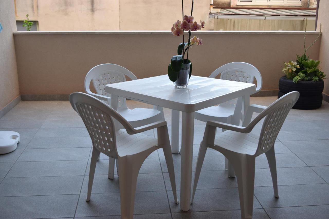 Casa Vacanze Lombardo Santa Teresa Di Riva Luaran gambar