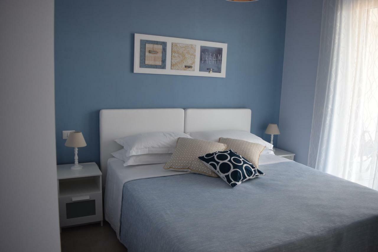 Casa Vacanze Lombardo Santa Teresa Di Riva Luaran gambar